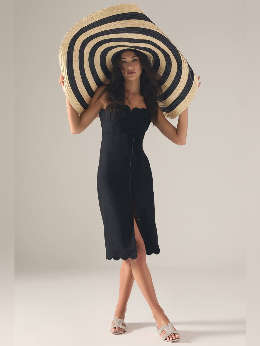 Anthropologie Slim Scalloped Black Front-Slit Corset Midi Dress Size:0 (stretch)